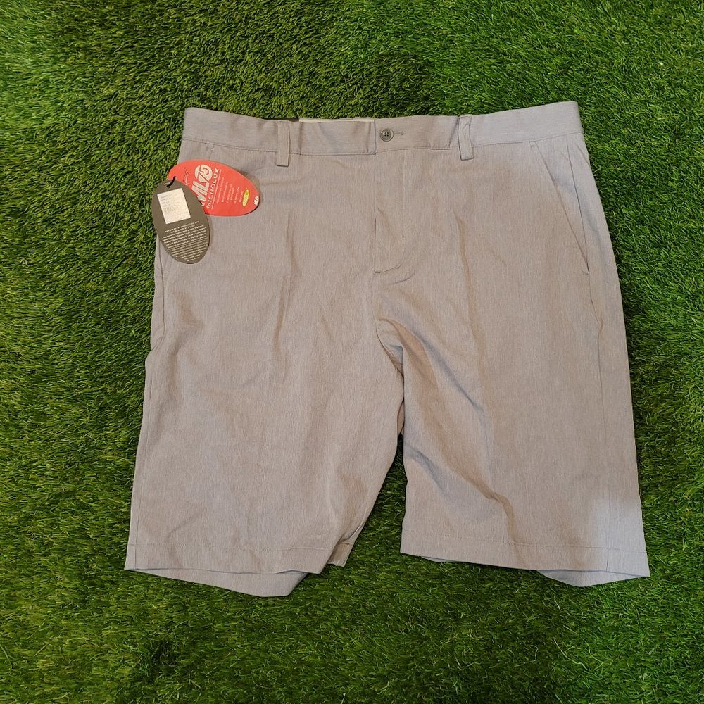 Men's Size 38 Greg Norman Grey Golf Shorts NEW